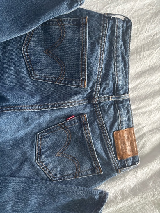 Levi's Wide-Leg Dark Blue Jeans - Picture 4 of 4